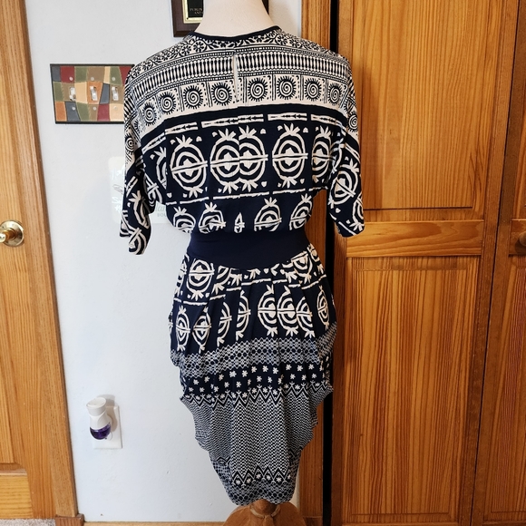 Boutique Brand Navy and White Patterned Tulip Dress With Pockets Size 1 - Picture 4 of 6
